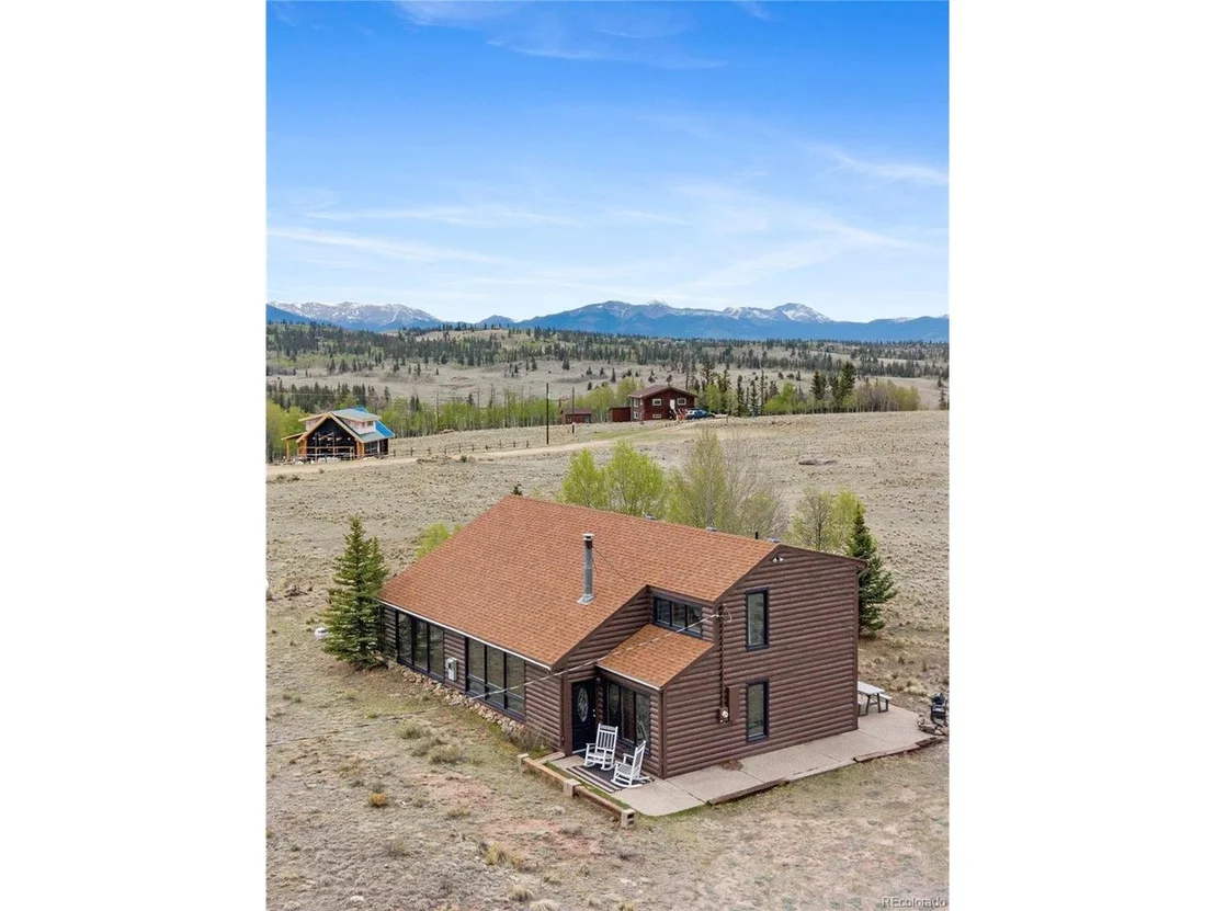 Photo of 275 Vulture Ln