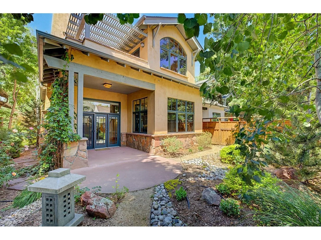 Photo of 610 Streamside Ln