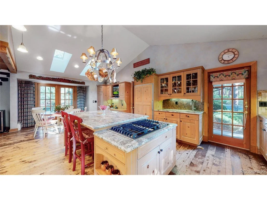 Photo of 424 Red Deer Rd