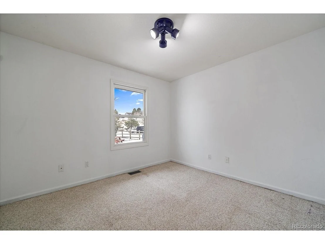 Photo of 45853 Stagecoach Rd