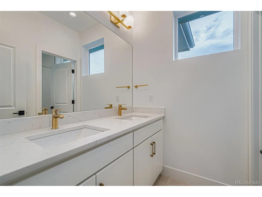 Photo of 948 Promenade Dr