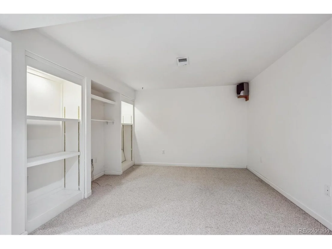 Photo of 1879 Foxfield Dr