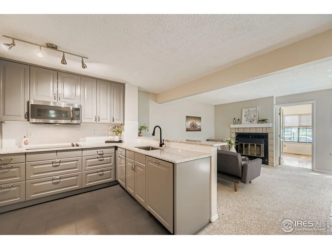 Photo of Unit D at 4767 White Rock Cir