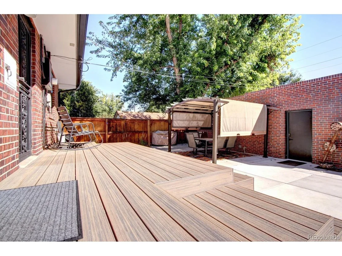 Photo of 1300 Elm St