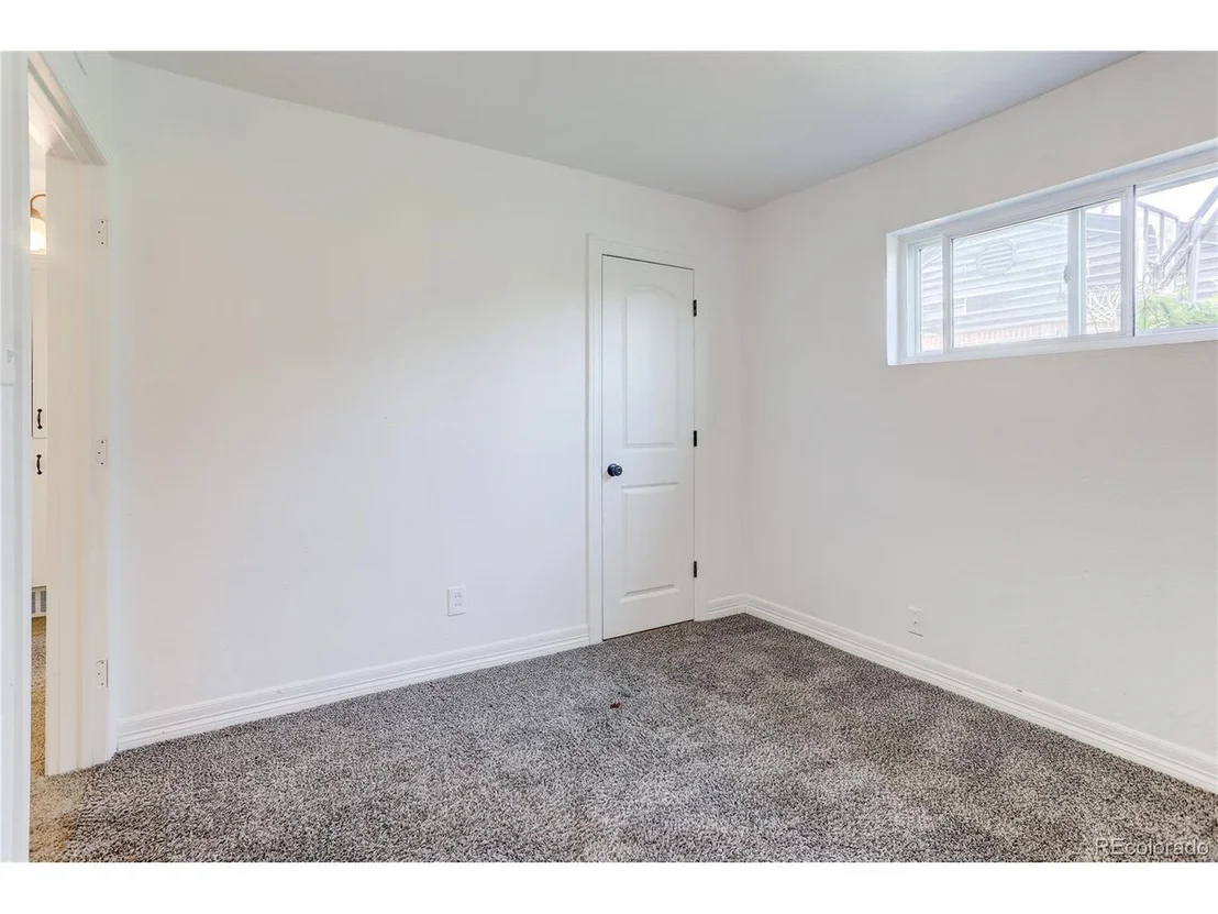 Photo of 9200 Vine St