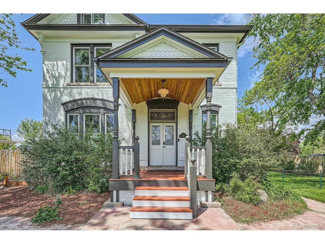 Photo of 5127 Lowell Blvd