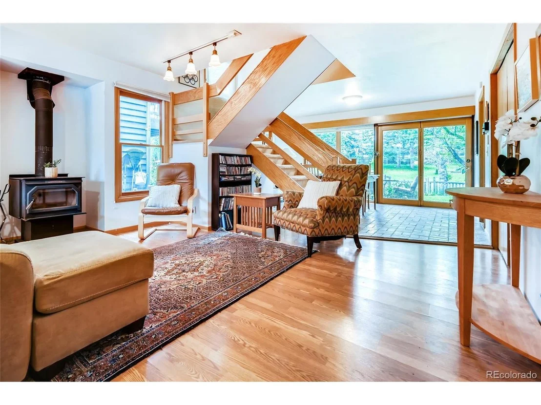 Photo of 1380 Riverside Ave