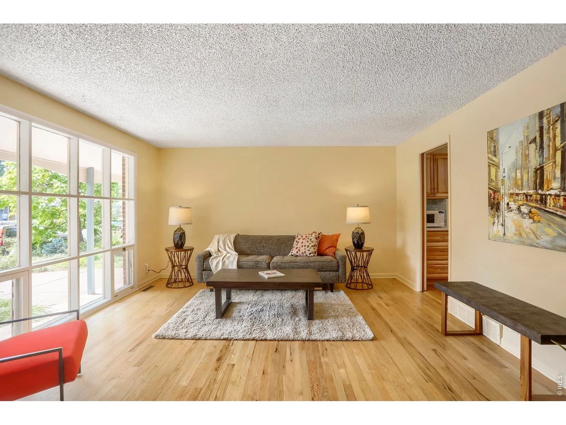 Photo of 2445 Forest Ave
