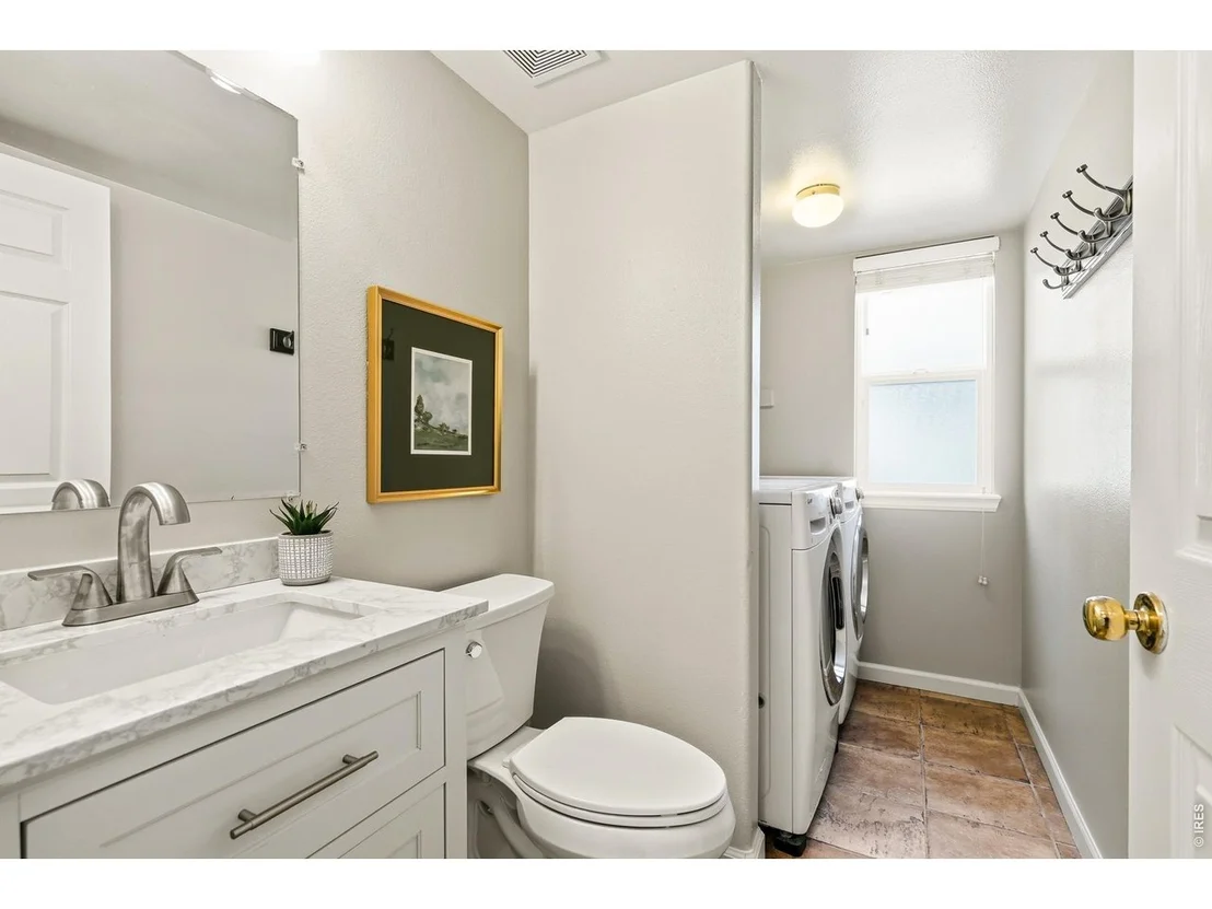 Photo of 478 Eaton Cir