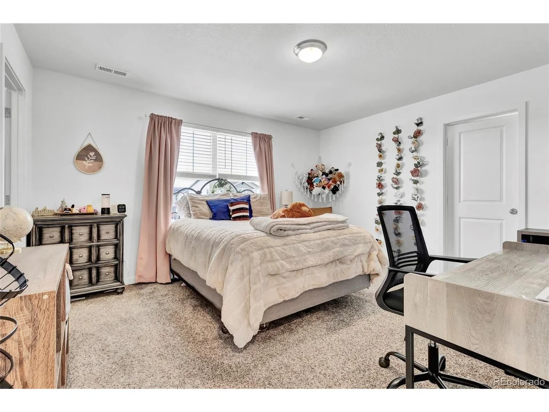 Photo of 1210 Horsetail Loop