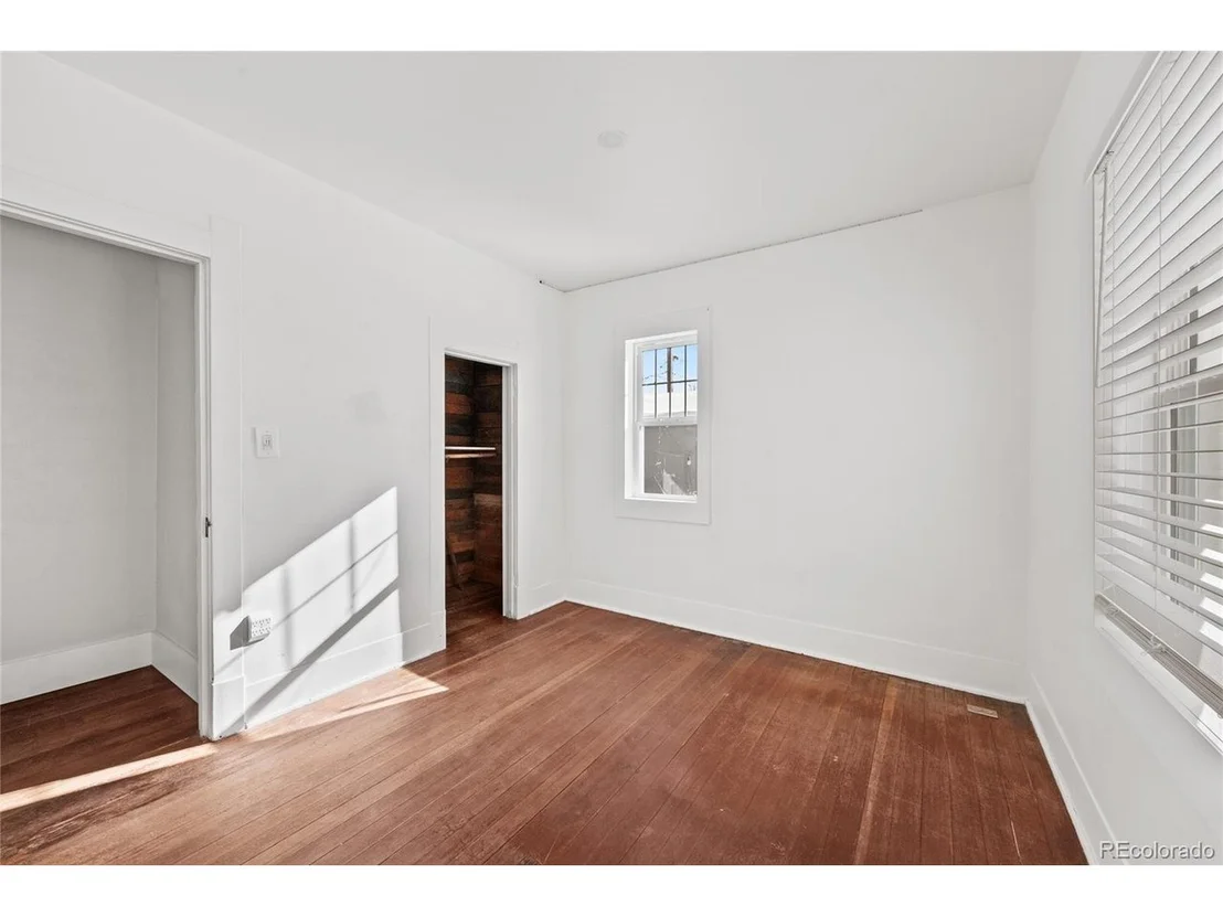 Photo of 404 S Range Ave