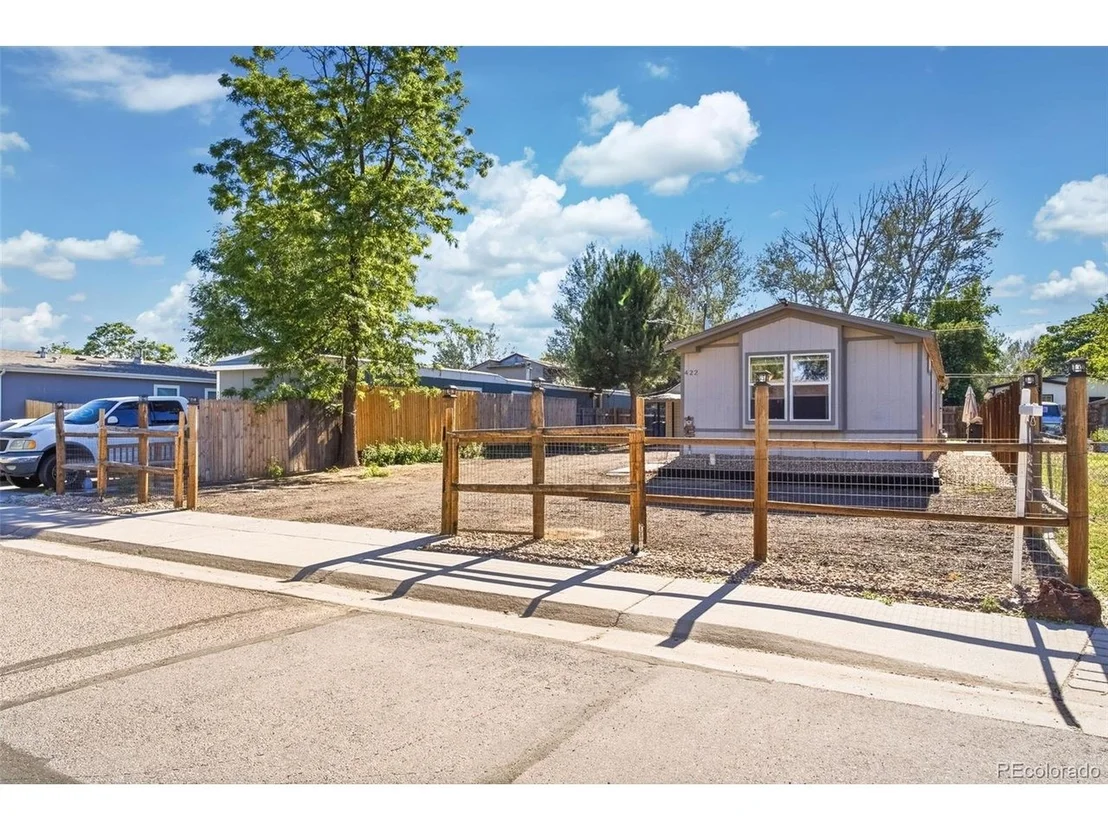 Photo of 422 Willow Dr