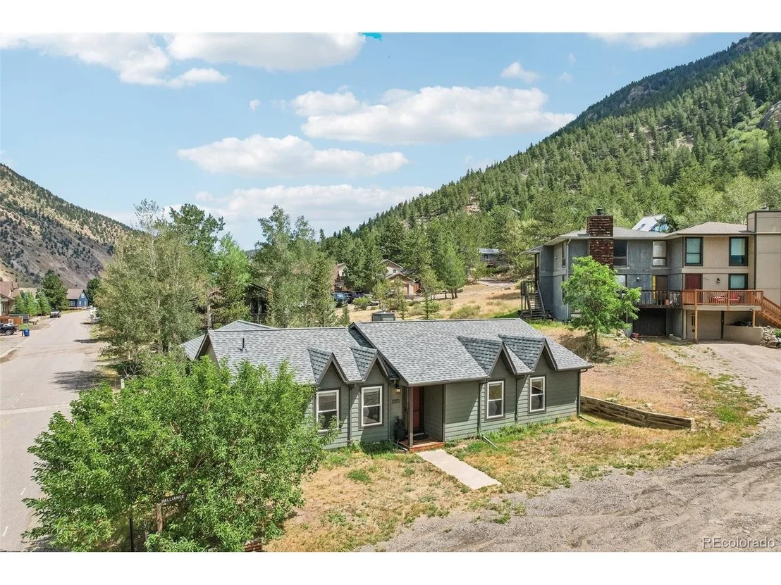 Photo of 2001 Alliance Dr