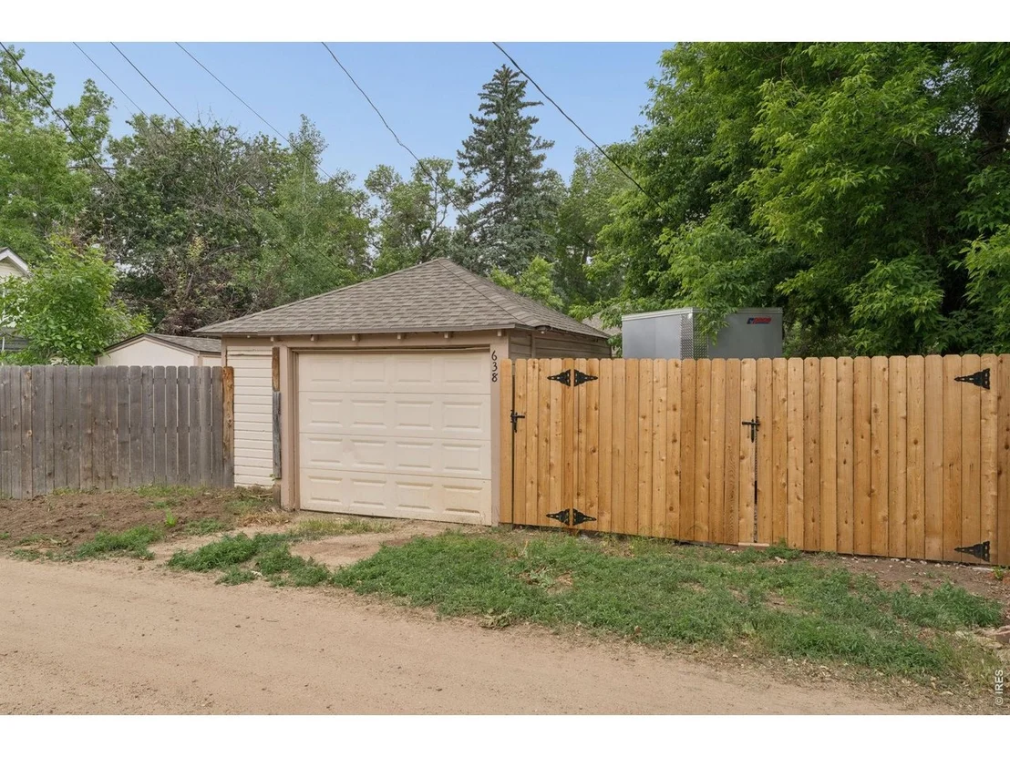 Photo of 638 Welch Ave