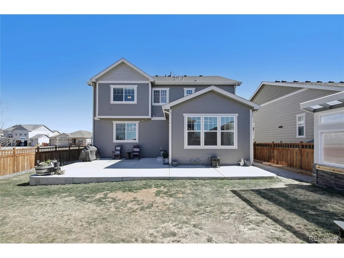 Photo of 677 Iris St