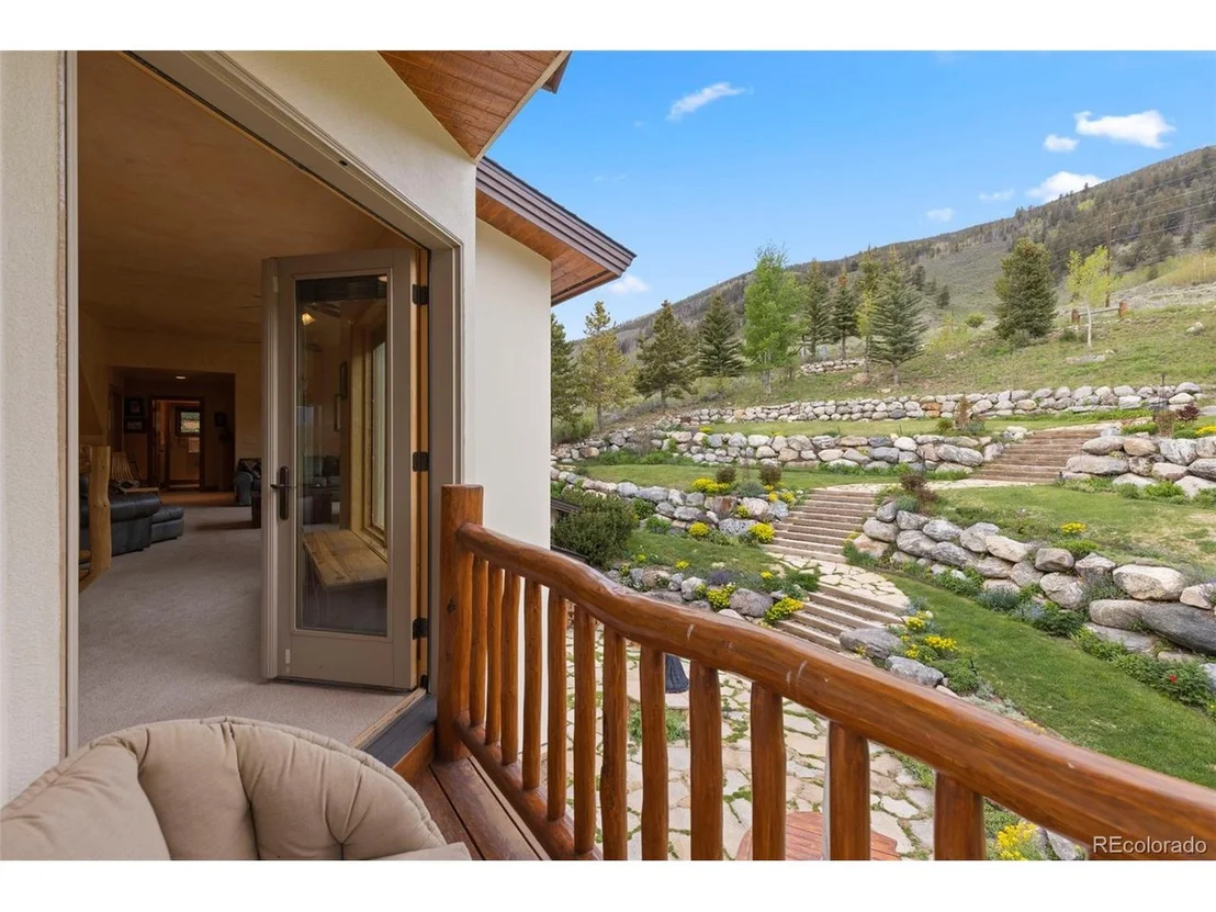 Photo of 273 Ensign Dr