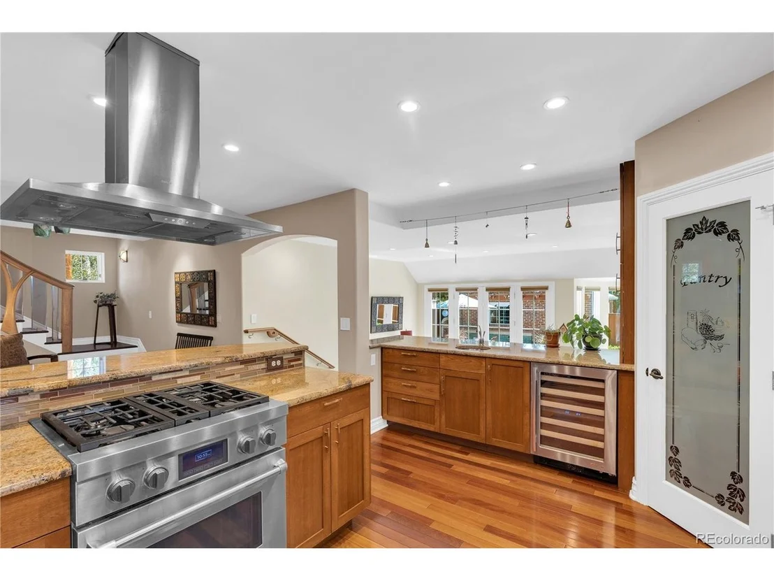 Photo of 520 Colorado Blvd