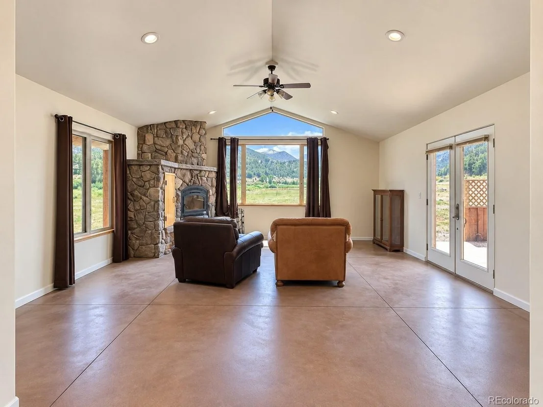 Photo of 6085 County Road 210