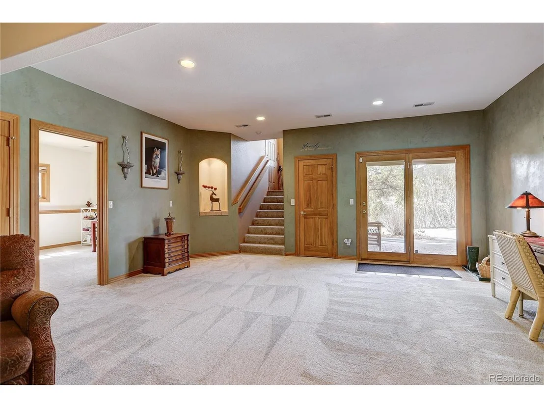 Photo of 109 Royal Ridge Dr