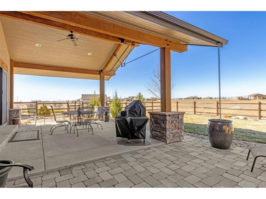 Photo of 39559 Hilltop Cir