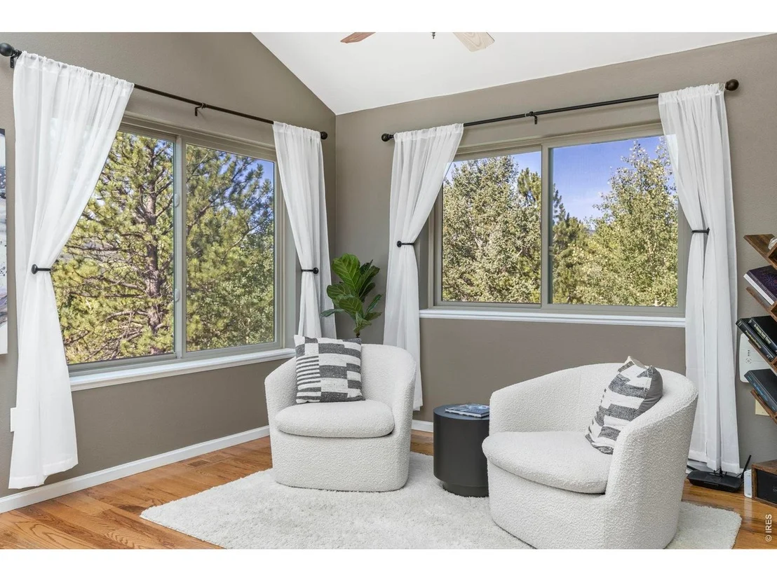 Photo of 428 Aspen Ln