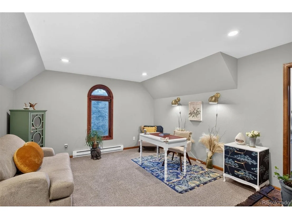 Photo of 212 Juniper Ln