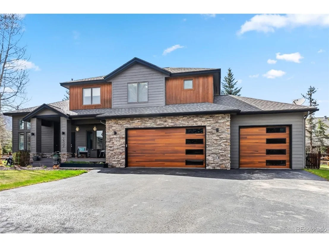 Photo of 1532 Legend Lake Cir