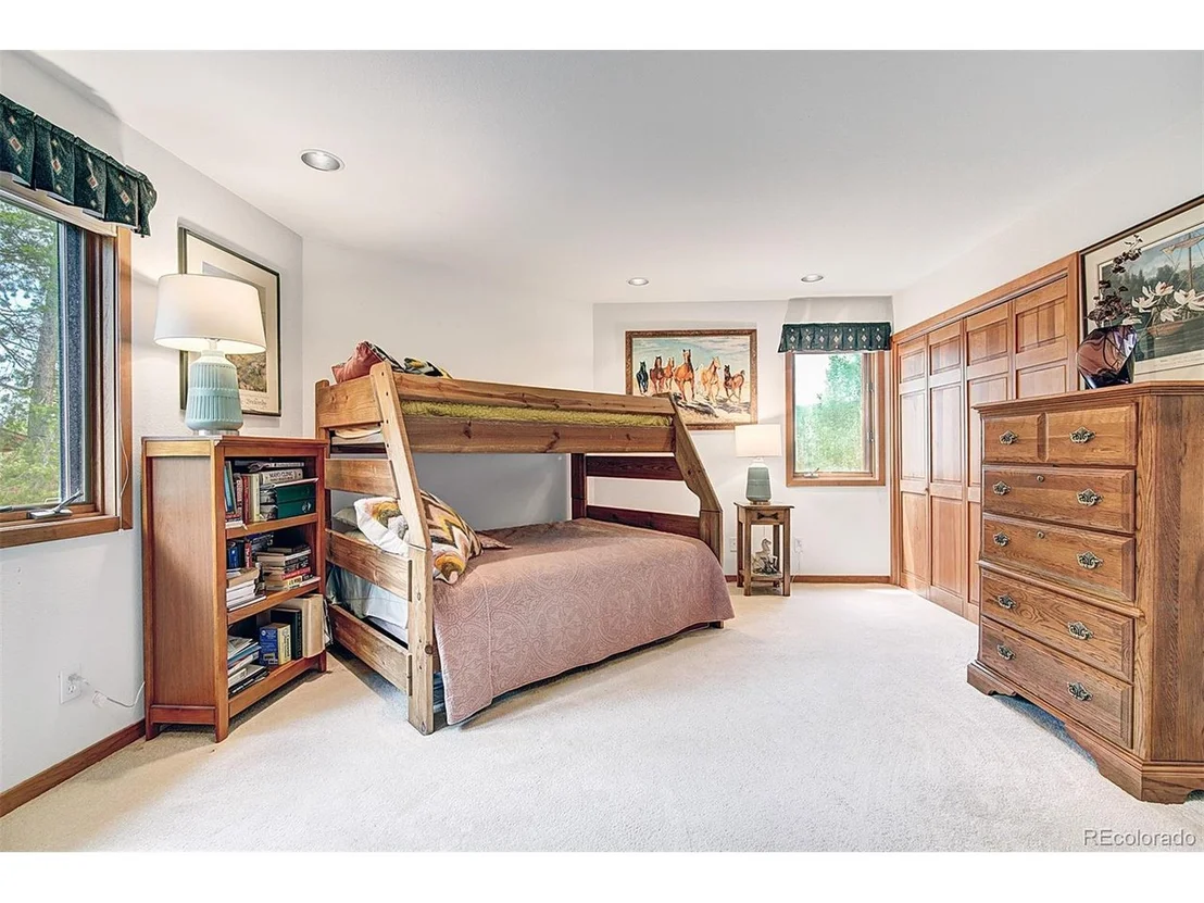 Photo of 1690 Falcon Cir