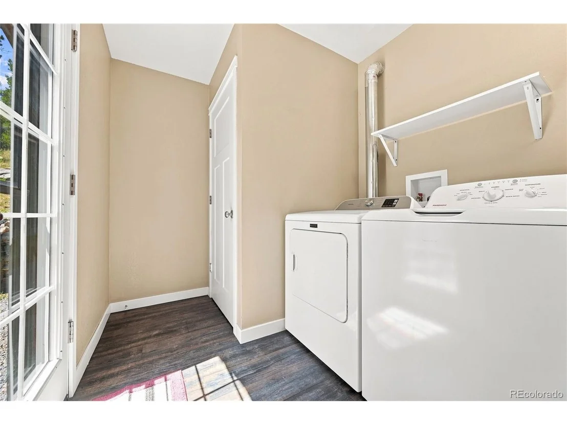 Photo of 356 Gold Rd