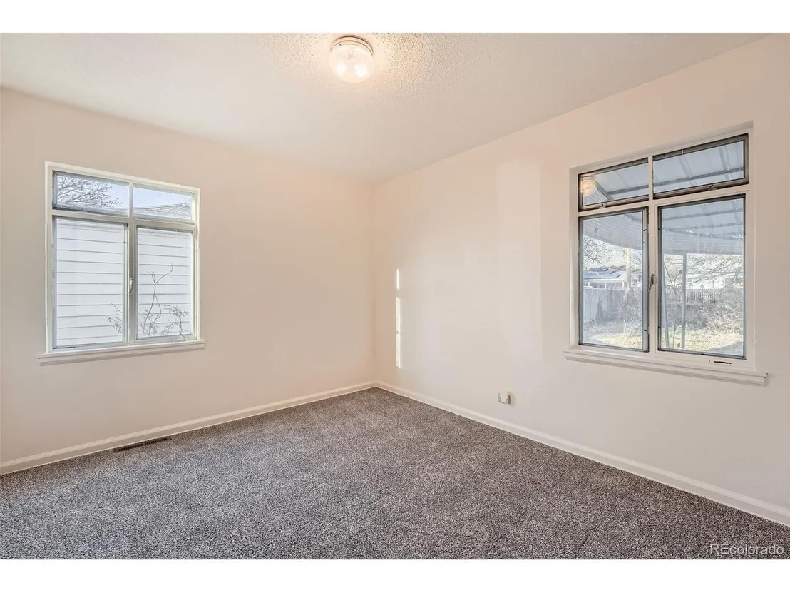 Photo of 1975 S Hooker Cir