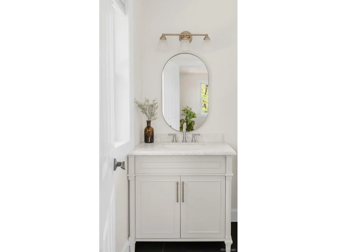 Photo of 539 Baker St