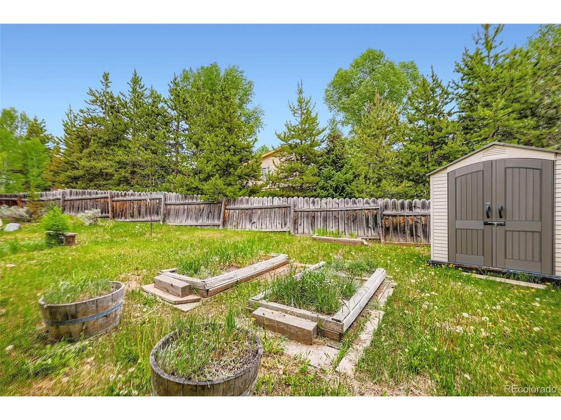 Photo of 674 Summit Dr