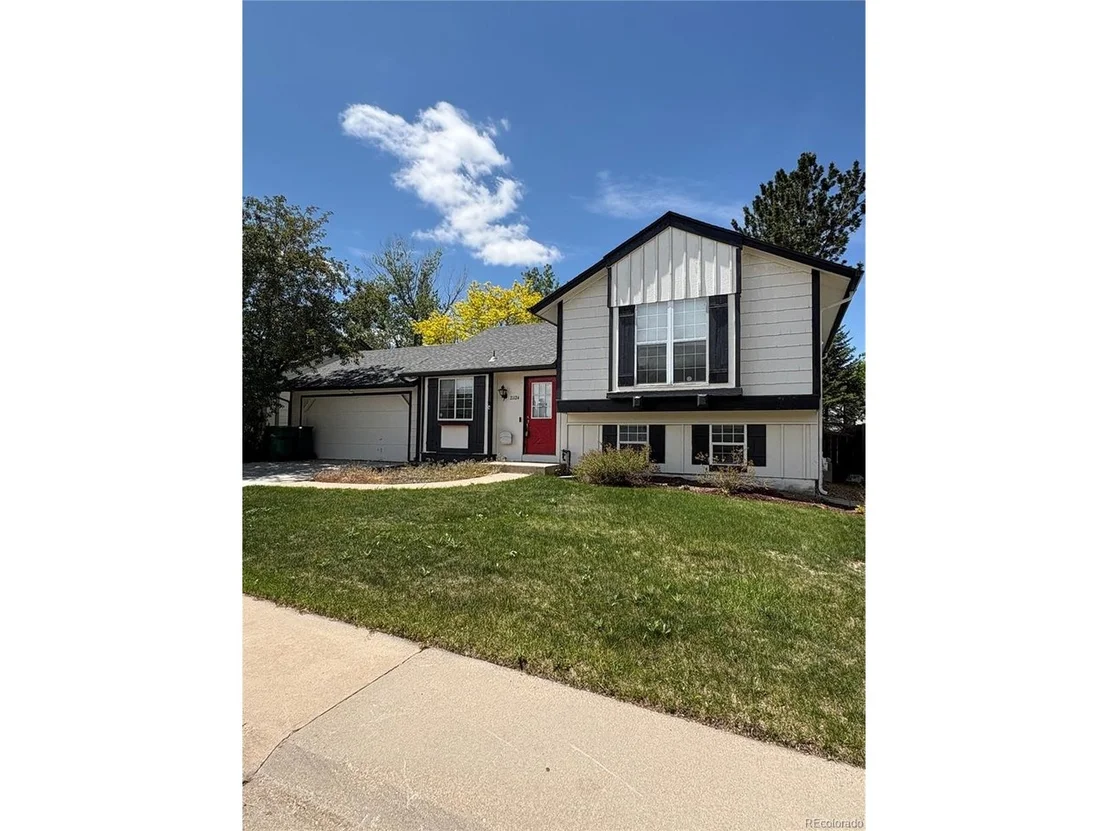 Photo of 21124 E Powers Cir