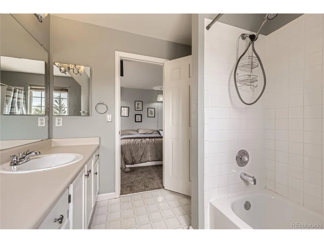 Photo of 1663 E 96th Pl