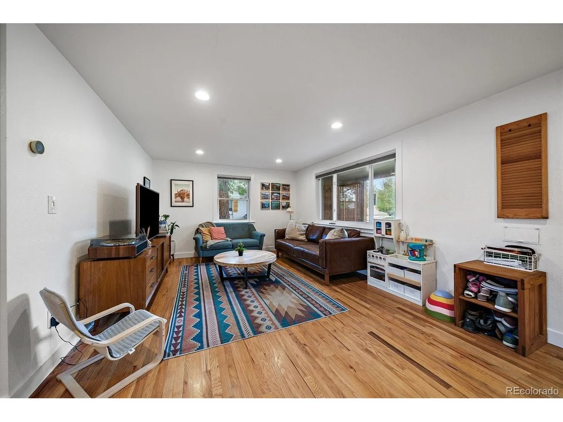 Photo of 5440 Hoyt Dr