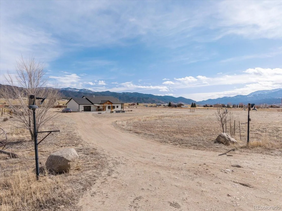 Photo of 10627 Sunnyside Cir