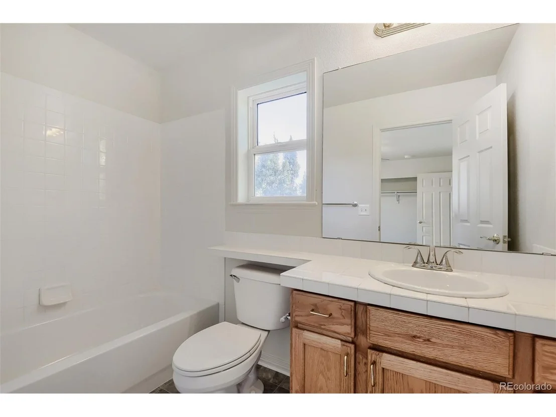 Photo of 796 Ridgemont Cir