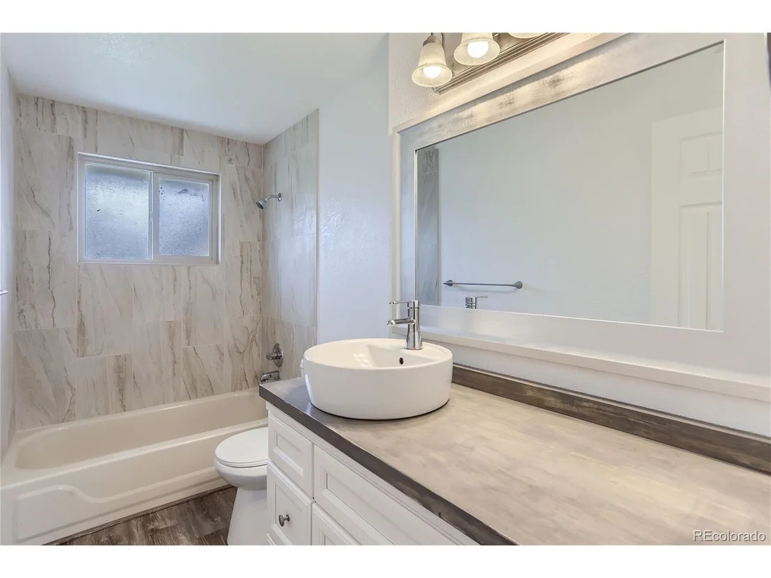 Photo of 48 W 81st Pl