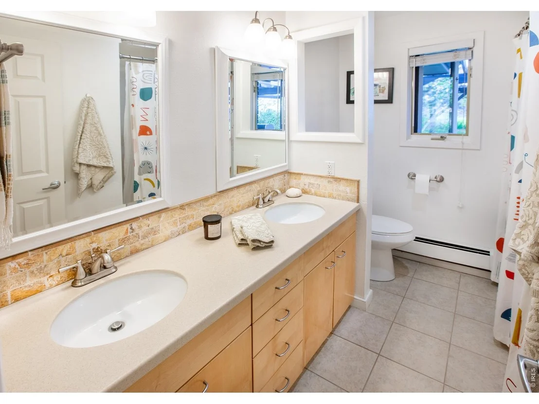 Photo of 6152 Hygiene Rd