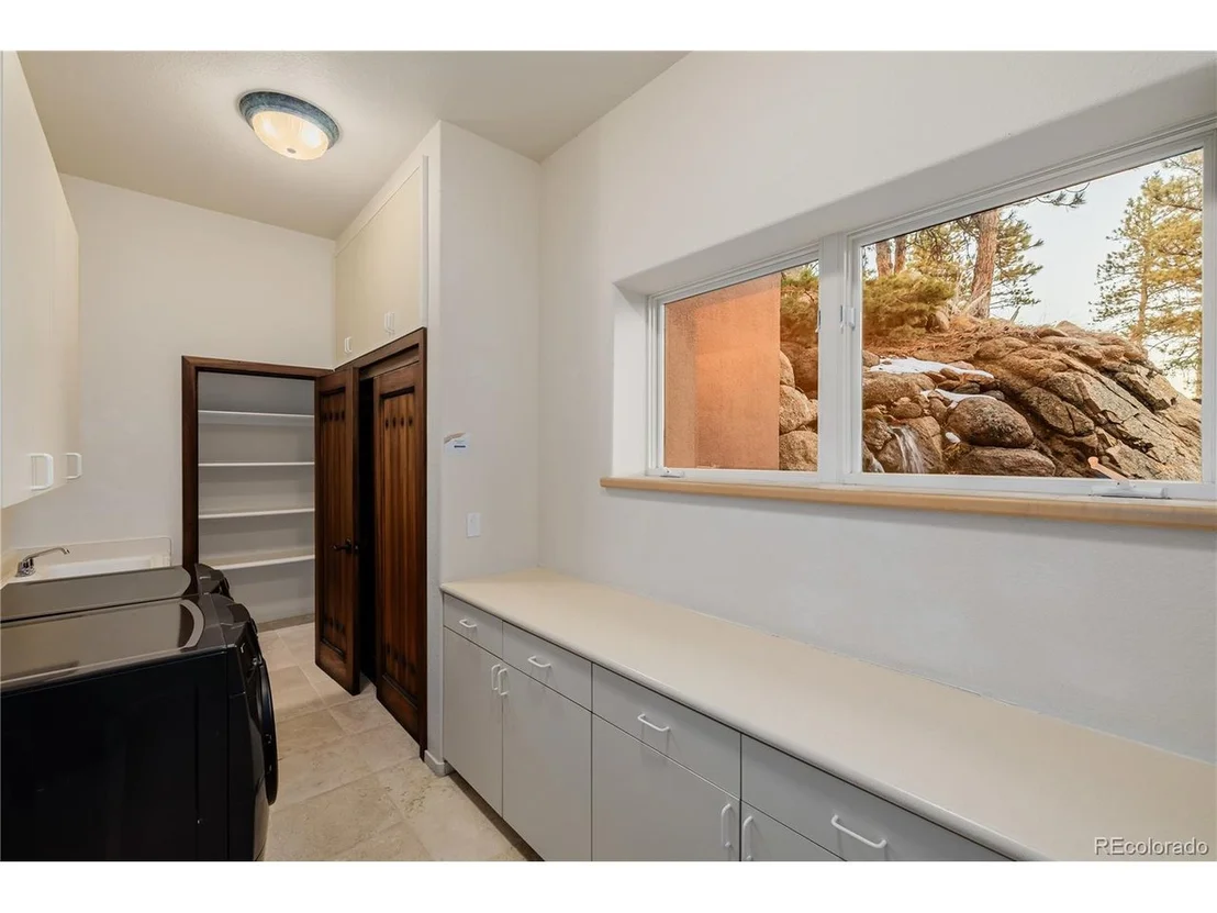 Photo of 1077 Carriage Hills Dr