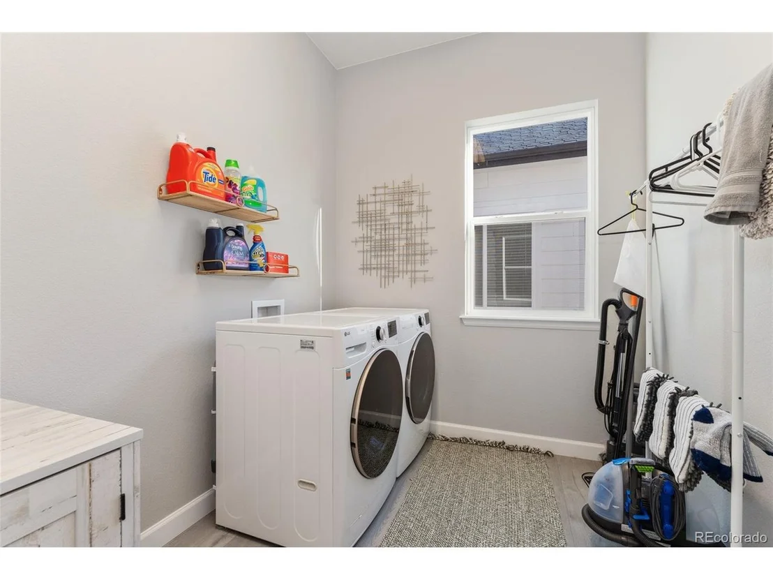 Photo of 6069 Long Branch Dr