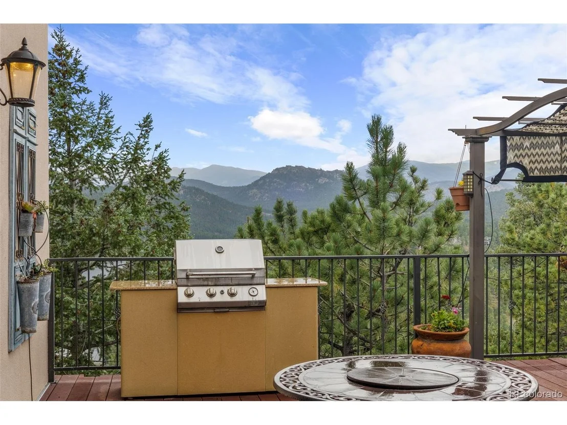 Photo of 27400 Overlook Dr