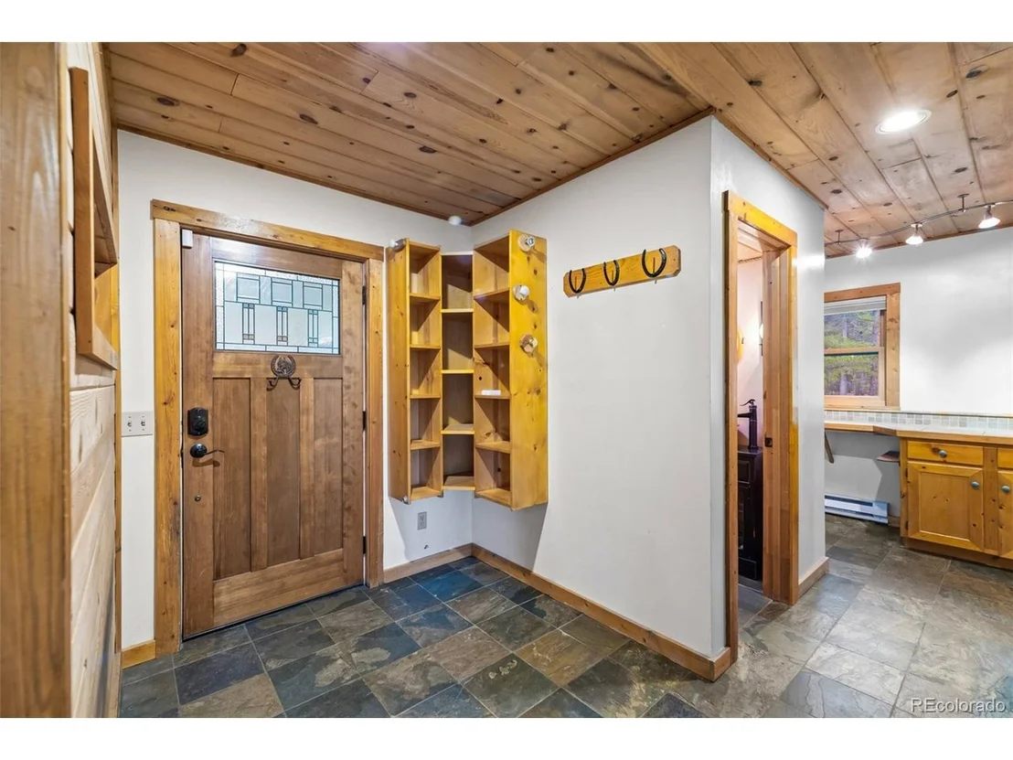 Photo of 1305 Lakeside Dr