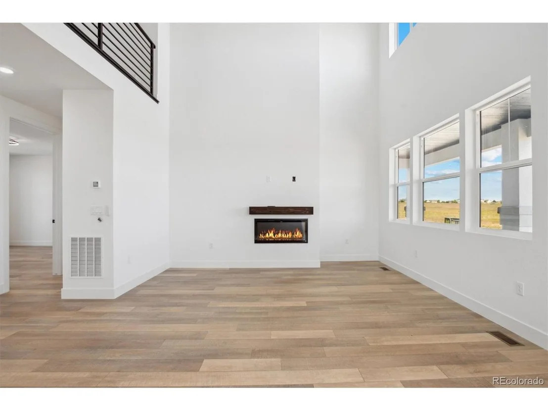 Photo of 995 Pinehurst Ct