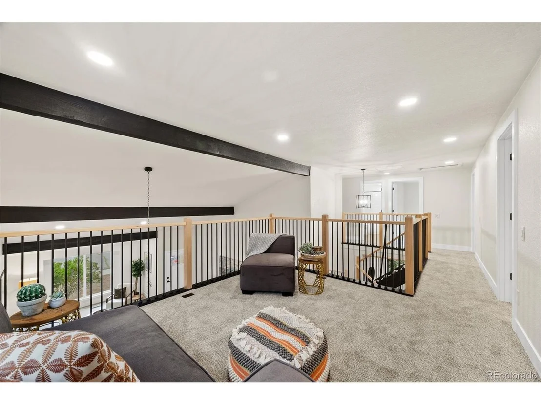 Photo of 8162 Field Cir