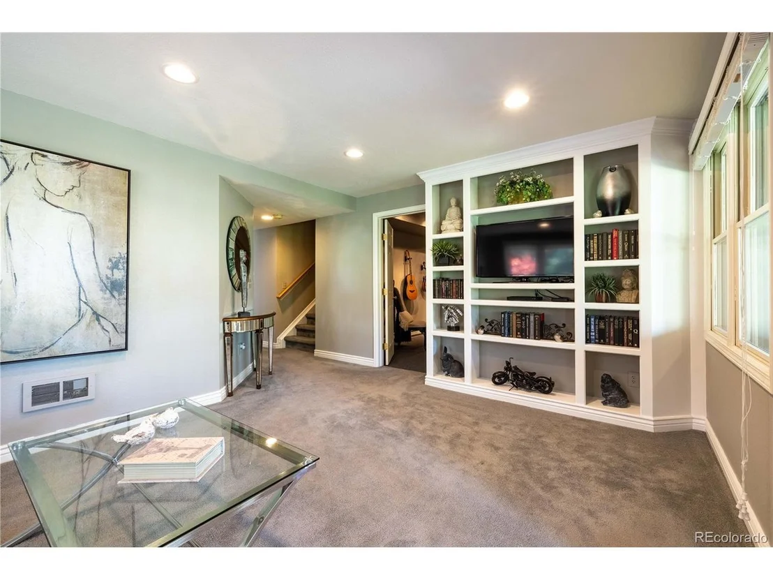 Photo of 9 Roder Gate Ln