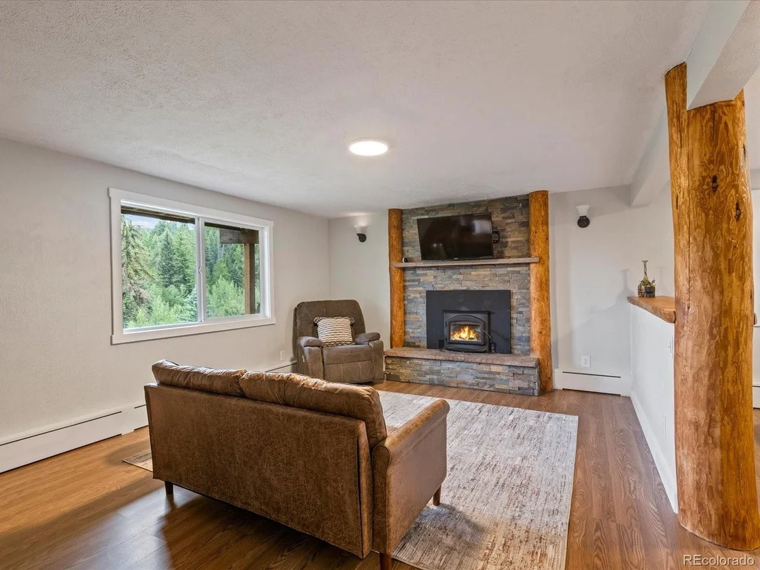 Photo of 27685 Stagecoach Rd