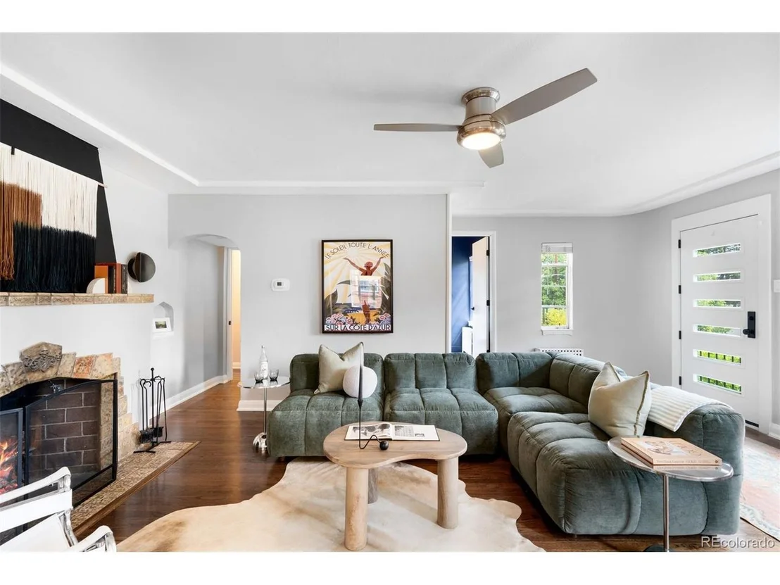 Photo of 2383 Jasmine St