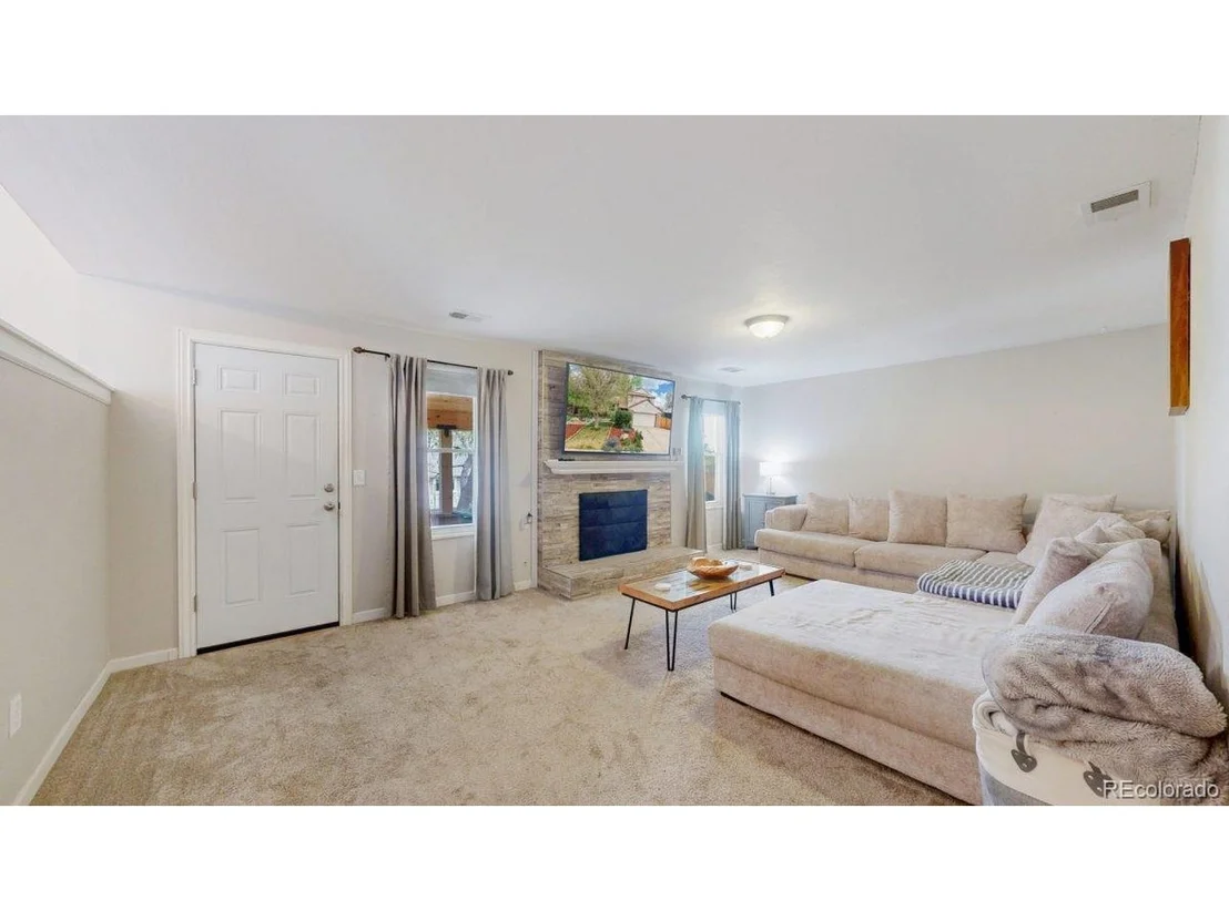 Photo of 17677 E Prentice Cir