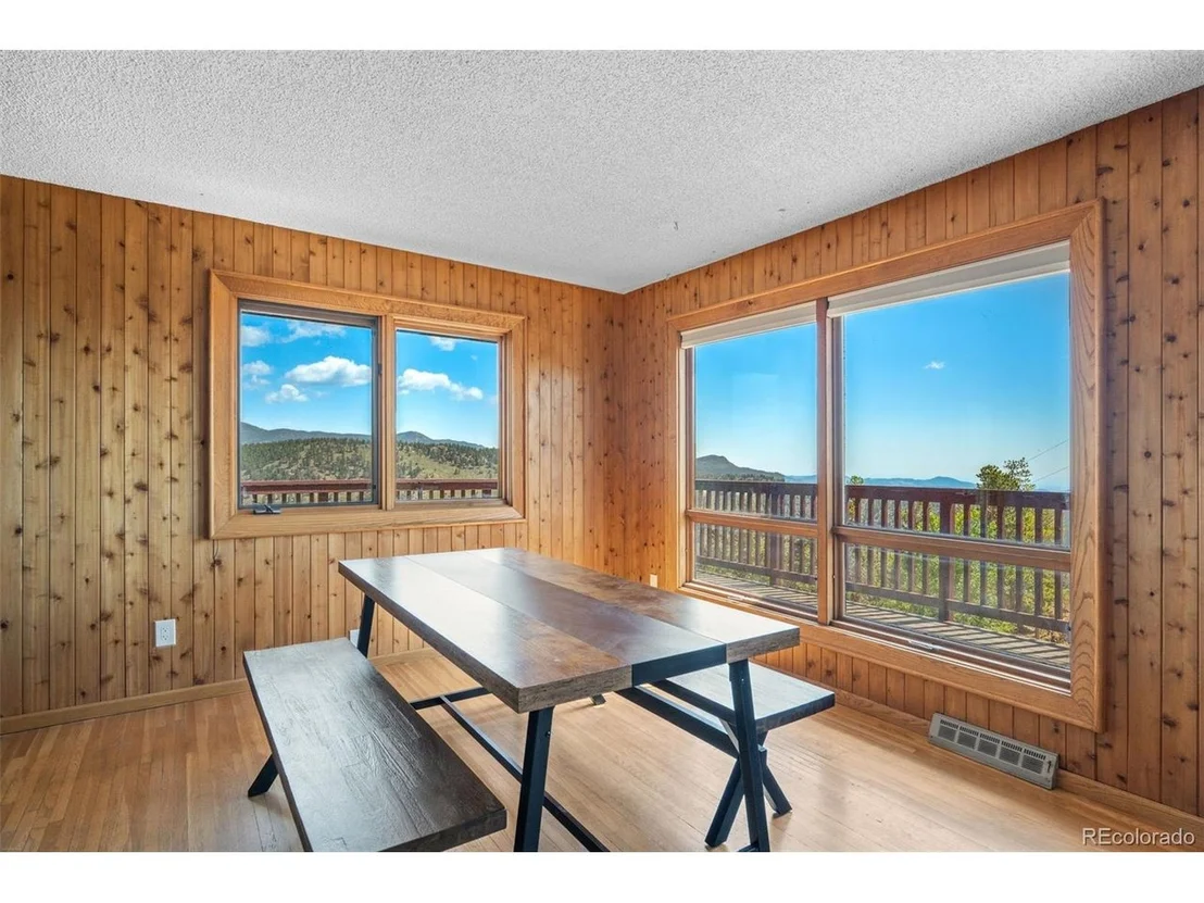 Photo of 848 Aspen Dr